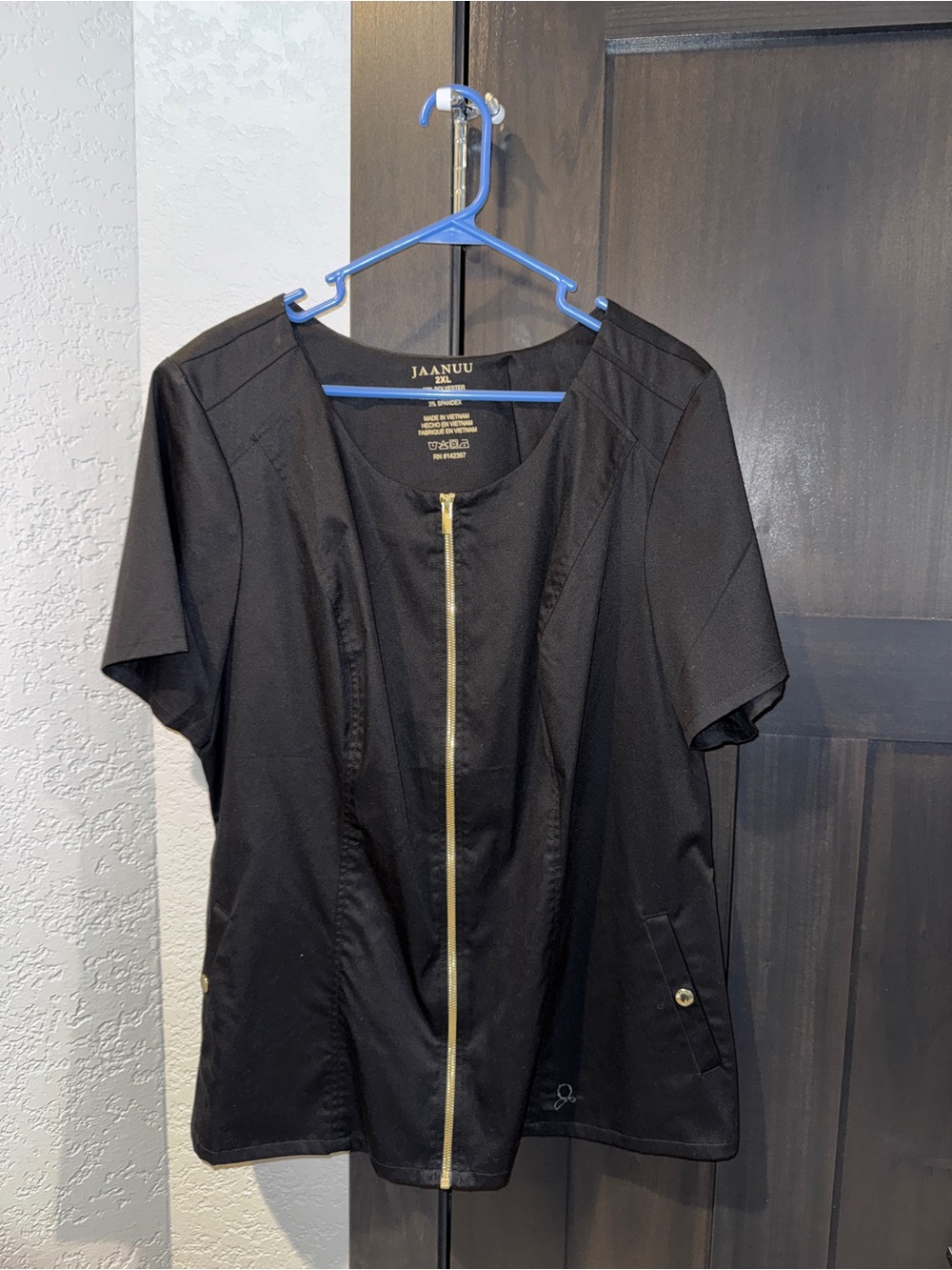Jaanuu Women’s Black Zip-Front Scrub Top VGUC